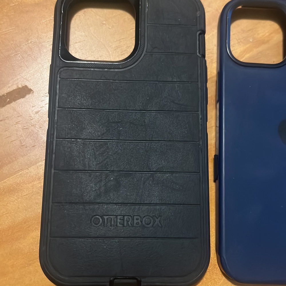 iPhone 13 Pro Max case bundle - Picture 3 of 5